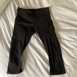 Lululemon low rise capri leggings